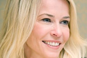 Chelsea Handler herkesin i&ccedil;inde birden soyundu...