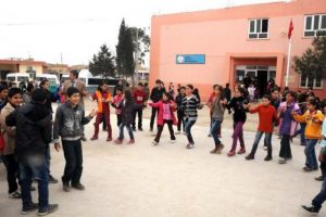 Mardin'deki okulda Mozartlı, Şivan Perwerli teneff&uuml;s