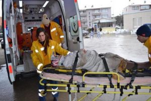 Bursa'da hamile kadına otomobil &ccedil;arptı!