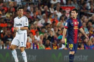 Ronaldo Messi'yi yakaladı