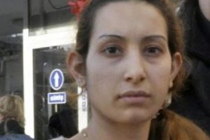Hırsızlık iddiasıyla g&ouml;zaltına alınan kadın serbest