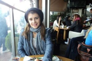 Gen&ccedil; kızı sa&ccedil;larından tutup otomobille s&uuml;r&uuml;kleyerek &ouml;ld&uuml;rd&uuml;