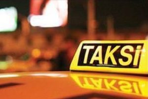 Turisti dolandıran taksiciye 5 yıl istendi