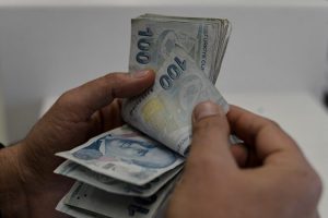 D&uuml;ş&uuml;k faiz ekonomiyi canlandırıyor
