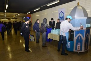 Bursa'da metro istasyonlarında &ccedil;orba ikramı