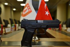 Sahil G&uuml;venlik Komutanlığına polimer g&ouml;vdeli tabanca