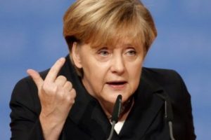 Merkel: Yunanistan teklifini iyileştirmeli