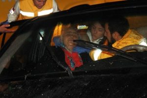 ''Alkoll&uuml;'' s&uuml;r&uuml;c&uuml; dehşeti: 1'i &ccedil;ocuk, 6 yaralı