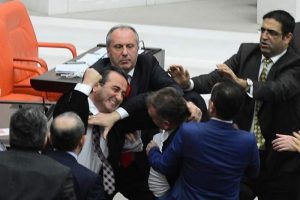 Meclis kavgasının perde arkası!