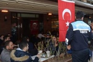 Zabıtadan Starbucks'a T&uuml;rk bayrağı operasyonu