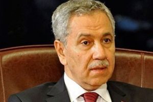 B&uuml;lent Arın&ccedil;: Toprak kaybetmedik