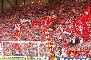 Liverpool taraftarları biletleri t&uuml;ketti!