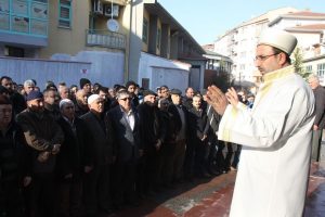 Bursalı &Uuml;lk&uuml;c&uuml;ler gıyabi cenaze namazı kıldı