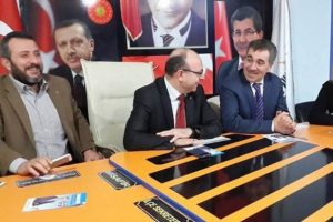 Y&uuml;ksel Yeni, teşkilat ziyaretlerini s&uuml;rd&uuml;r&uuml;yor