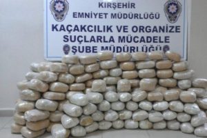 Polis 5 milyonluk uyuşturucuyla yakalandı !