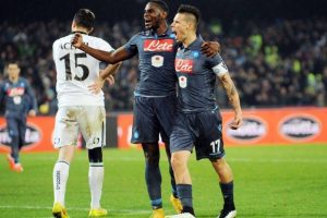 Zapata ve Hamsik Sassuolo'ya yetti!