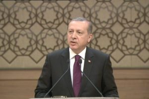 Bah&ccedil;eli'ye &ccedil;ok sert cevap: Tırnağı bile olamazsın !
