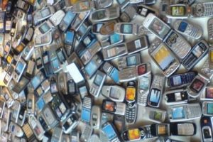 50 milyon cep telefonu evlerde saklanıyor