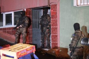 İstanbul'da şafak operasyonu