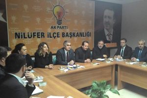 Teşkilatın g&uuml;&ccedil;l&uuml; Eli &Ouml;zen'in sırtında