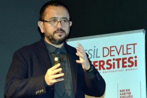 Ali Sabancı'dan gen&ccedil;lere &ouml;g&uuml;t: ''Bilgiyi paylaşın''