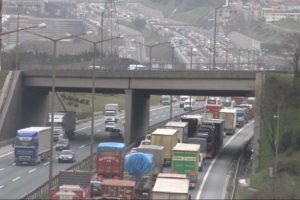 K&ouml;pr&uuml; trafiğini fel&ccedil; eden kaza: 1 &ouml;l&uuml;