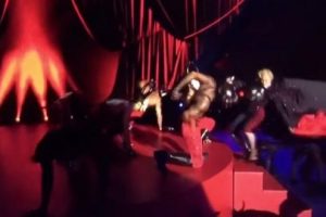 Madonna y&uuml;rekleri ağza getirdi!