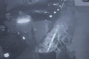 Mahalleyi internetsiz bırakan hırsızlar kamerada