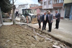 Orhangazi kaldırım ve asfalt &ccedil;alışmalarını s&uuml;rd&uuml;r&uuml;yor