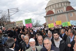 Bursalıların HES protestosu s&uuml;r&uuml;yor