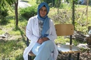 Kadın doktor ile ila&ccedil; m&uuml;messilini &ouml;ld&uuml;r&uuml;l&uuml;p...