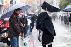 Bu illerde yaşayanlar dikkat! &Ccedil;ok kuvvetli yağış uyarısı
