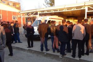 Minib&uuml;s takla attı: 2 &ouml;l&uuml;, 8 yaralı