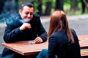 A&ccedil;ık alanda sigara yasakları başlıyor