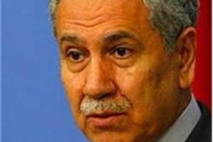 Arın&ccedil;'tan IŞİD'e operasyon a&ccedil;ıklaması