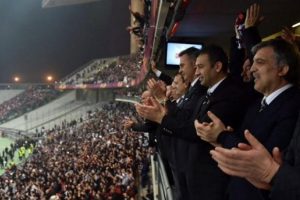Abdullah G&uuml;l'den galibiyet fotoğrafı