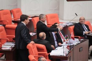 Selfie &ccedil;ubuğu meclise girdi
