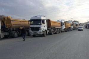 İstanbul'da kamyoncular kontak kapattı