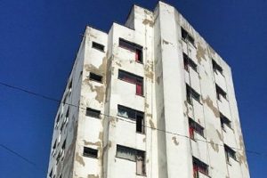 Bursa'da gen&ccedil; kadın otelin &ccedil;atısından atlayarak intihar etti!