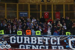 İtalya'da T&uuml;rk taraftara g&ouml;zaltı!