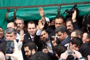 Ulu Camii'nde Ahmedinejad izdihamı