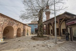 Davutpaşa Camii yeni y&uuml;z&uuml;yle Bursalıların hizmetinde