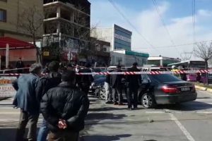 İstanbul'da bir otomobile kurşun yağmuru