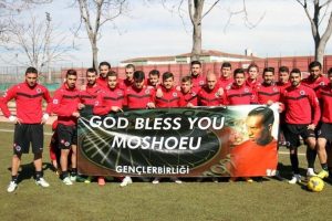 Gen&ccedil;lerbirliği, Moshoeu'yi unutmadı