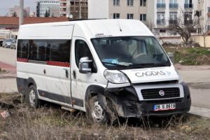 Yine &ouml;ğrenci servisi kazası: 10 yaralı