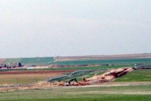 Nusaybin'de Suriye sınırına hendek kazılıyor