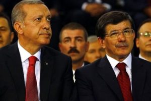 AK Parti'den '&uuml;&ccedil; d&ouml;nem kuralı' a&ccedil;ıklaması