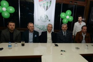 Bozbey'e Bursasporlu taraftarlardan sevgi seli