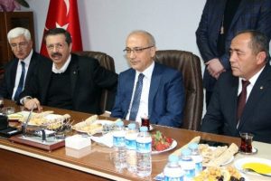 Bakan Elvan yatırım m&uuml;jdeleri verdi