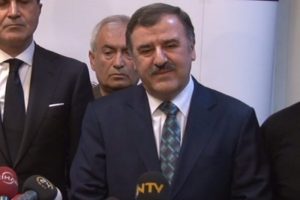 Yaşar Kemal'in doktoru: "Ulusumuza başsağlığı diliyorum"